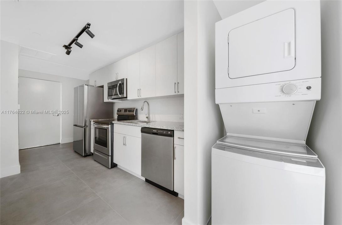 Recently Rented: $1,750 (0 beds, 1 baths, 455 Square Feet)