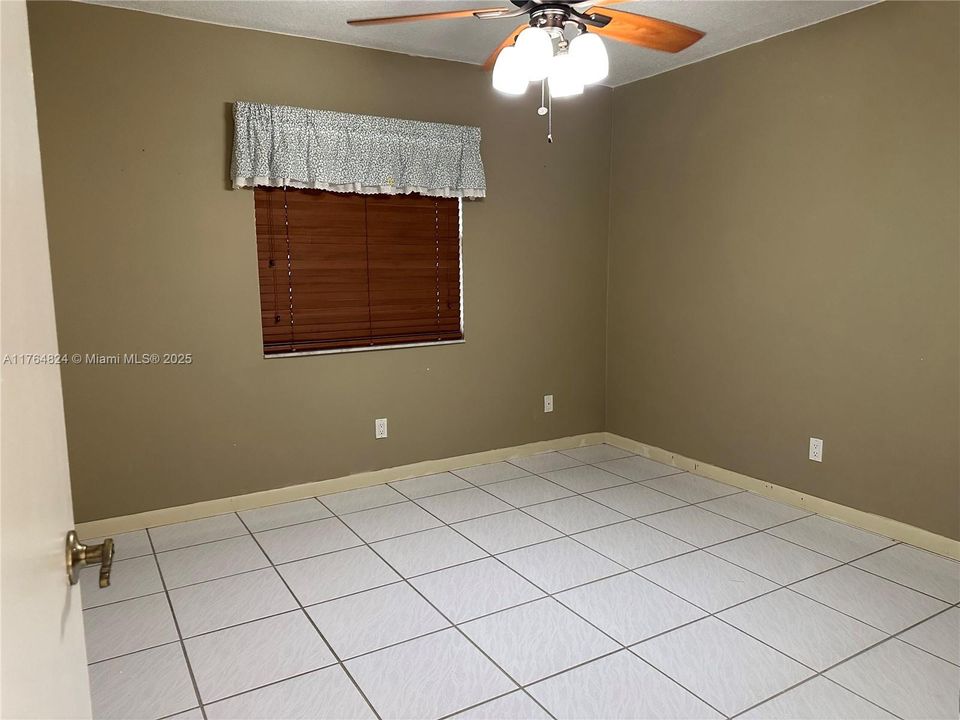 最近售出: $775,000 (3 贝兹, 2 浴室, 2053 平方英尺)