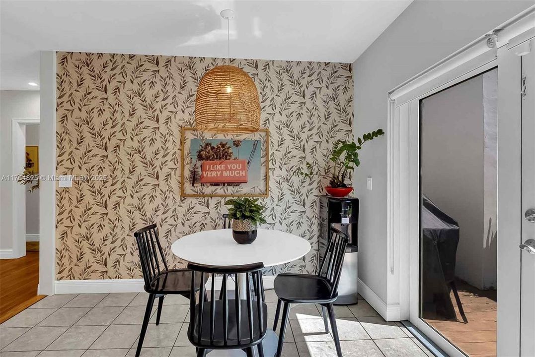 Vendido Recientemente: $1,375,000 (3 camas, 2 baños, 1914 Pies cuadrados)