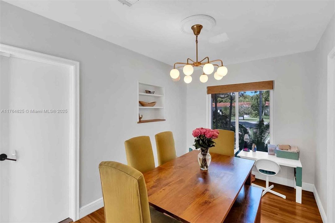 Vendido Recientemente: $1,375,000 (3 camas, 2 baños, 1914 Pies cuadrados)