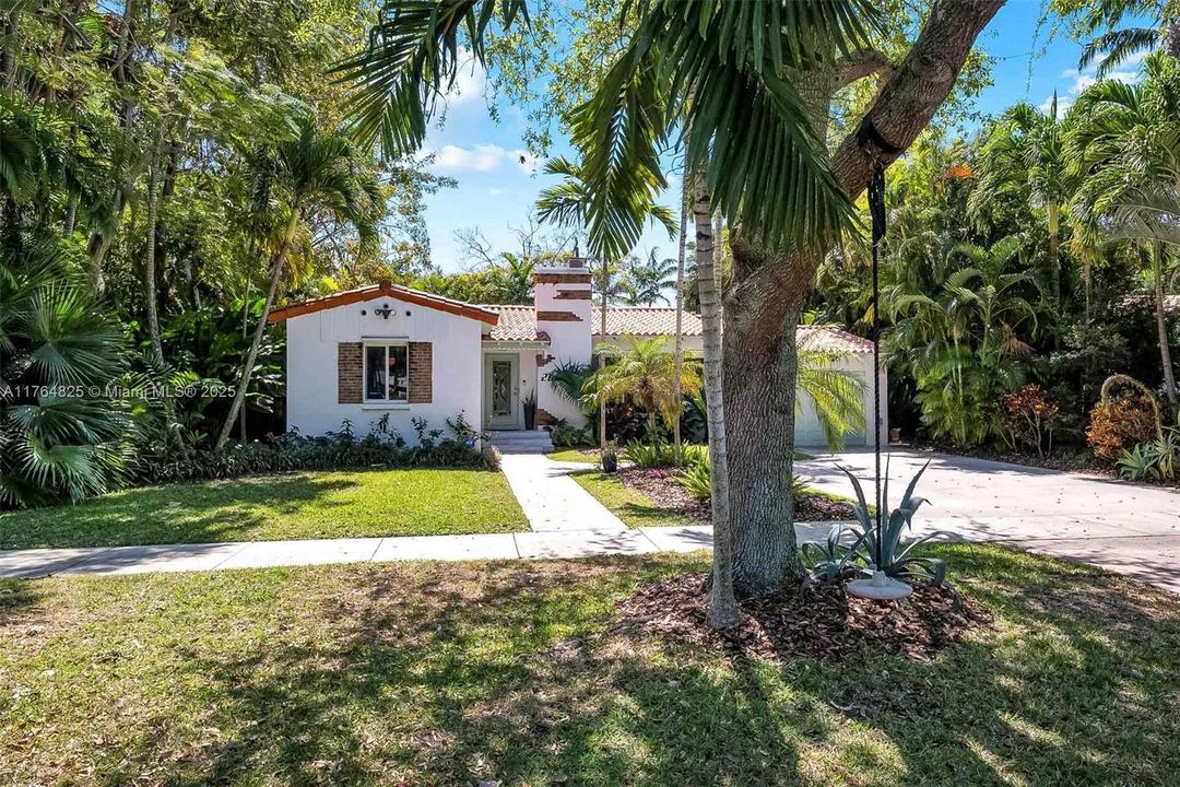 Vendido Recientemente: $1,375,000 (3 camas, 2 baños, 1914 Pies cuadrados)