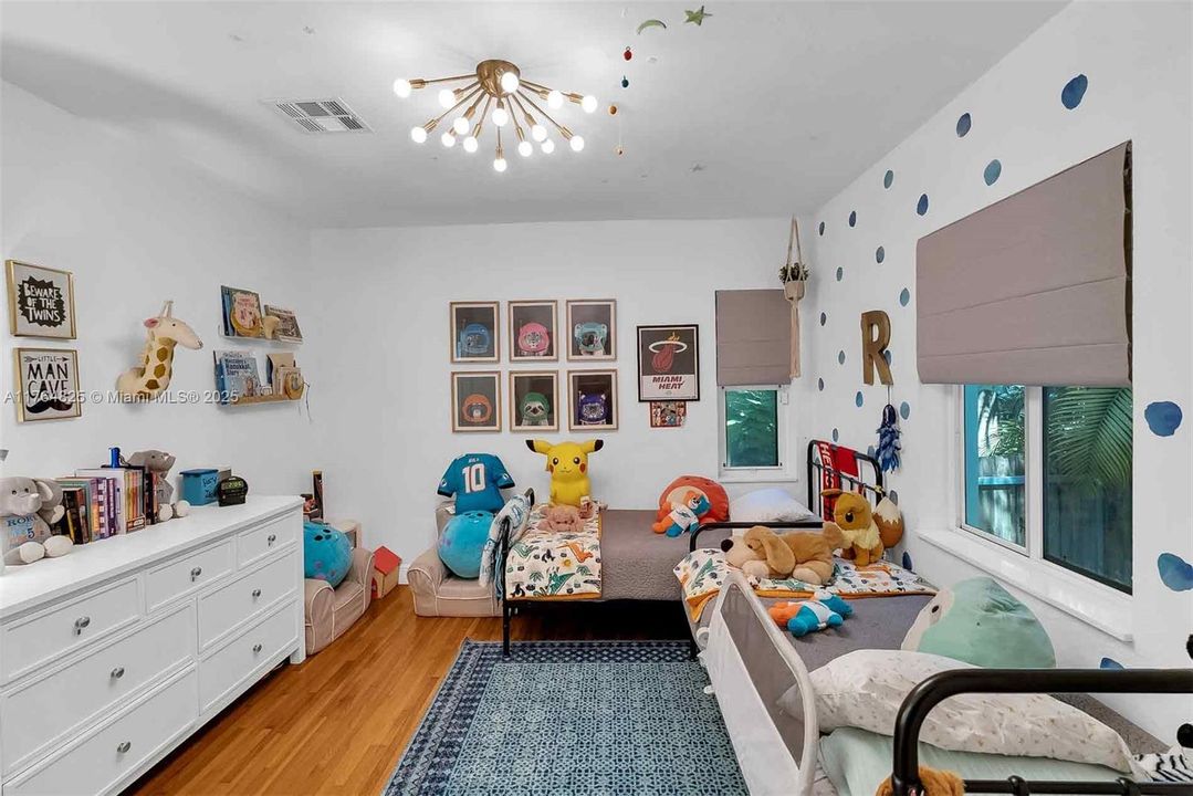 Vendido Recientemente: $1,375,000 (3 camas, 2 baños, 1914 Pies cuadrados)