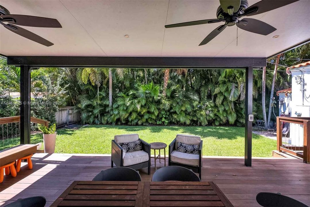 Vendido Recientemente: $1,375,000 (3 camas, 2 baños, 1914 Pies cuadrados)