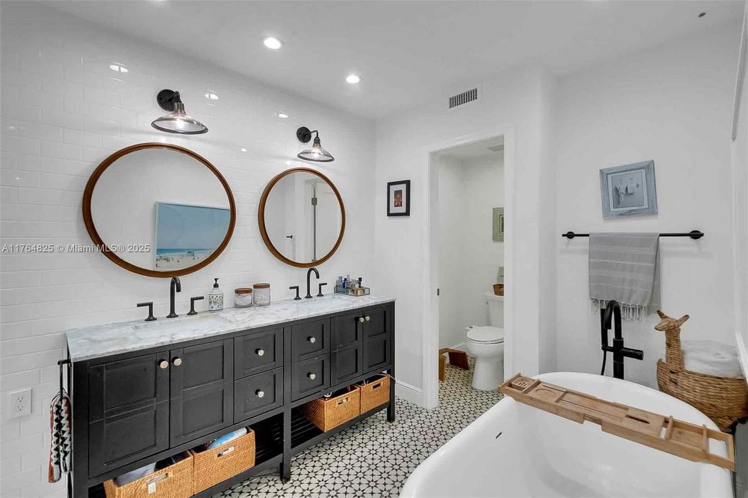 Vendido Recientemente: $1,375,000 (3 camas, 2 baños, 1914 Pies cuadrados)