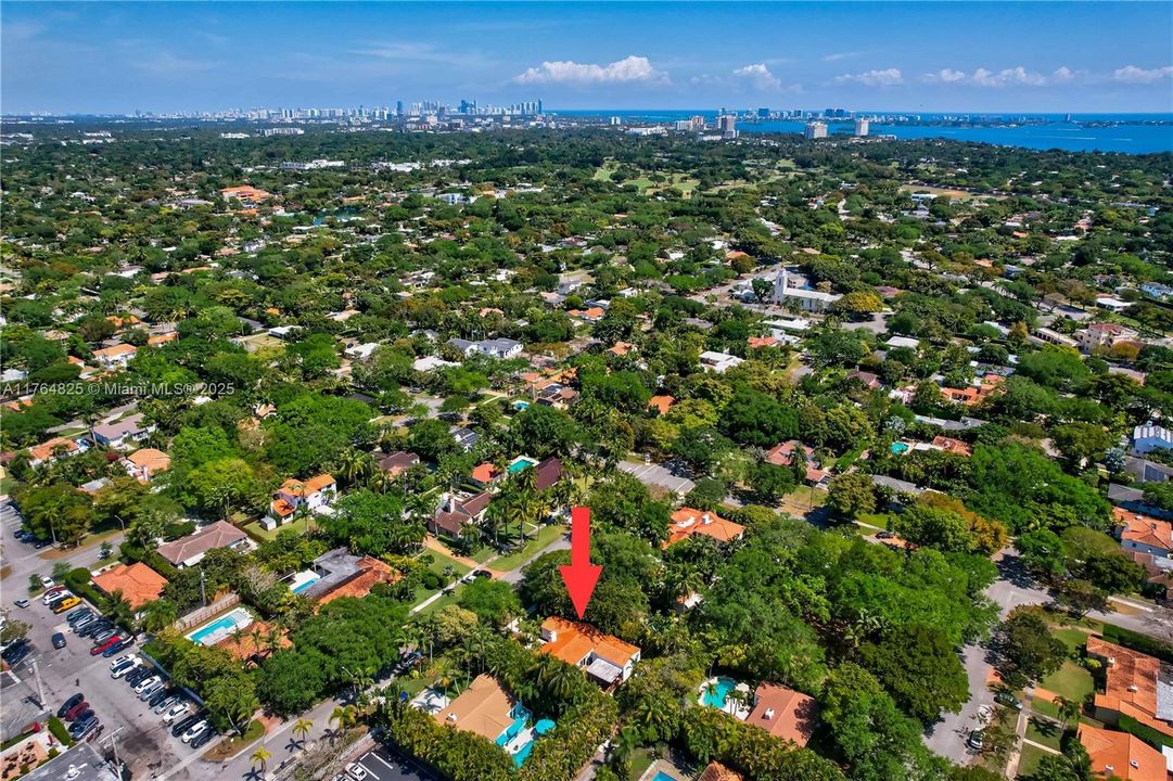 Vendido Recientemente: $1,375,000 (3 camas, 2 baños, 1914 Pies cuadrados)