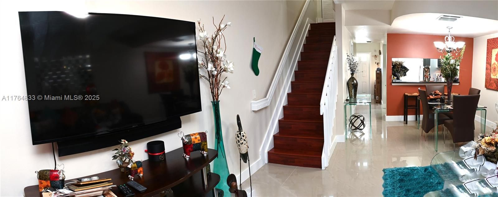 待售: $419,999 (2 贝兹, 2 浴室, 1110 平方英尺)