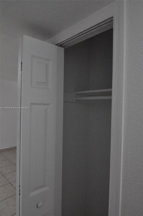 最近售出: $195,000 (2 贝兹, 1 浴室, 770 平方英尺)