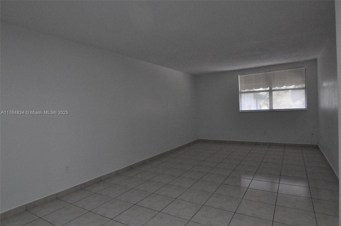 最近售出: $195,000 (2 贝兹, 1 浴室, 770 平方英尺)