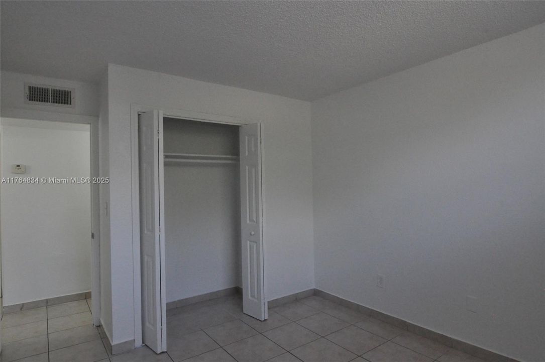 最近售出: $195,000 (2 贝兹, 1 浴室, 770 平方英尺)