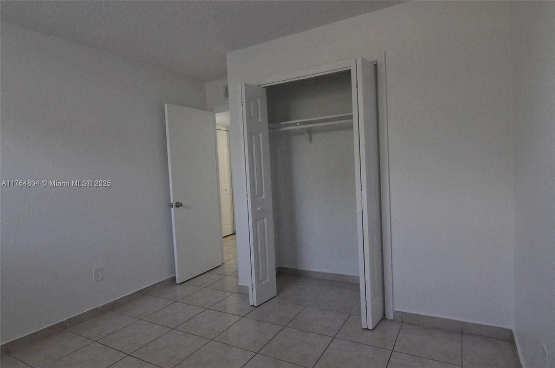 最近售出: $195,000 (2 贝兹, 1 浴室, 770 平方英尺)