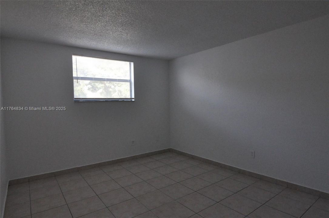 最近售出: $195,000 (2 贝兹, 1 浴室, 770 平方英尺)