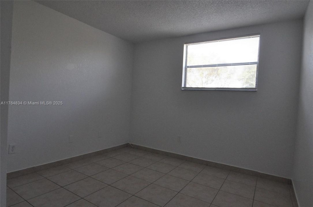 最近售出: $195,000 (2 贝兹, 1 浴室, 770 平方英尺)