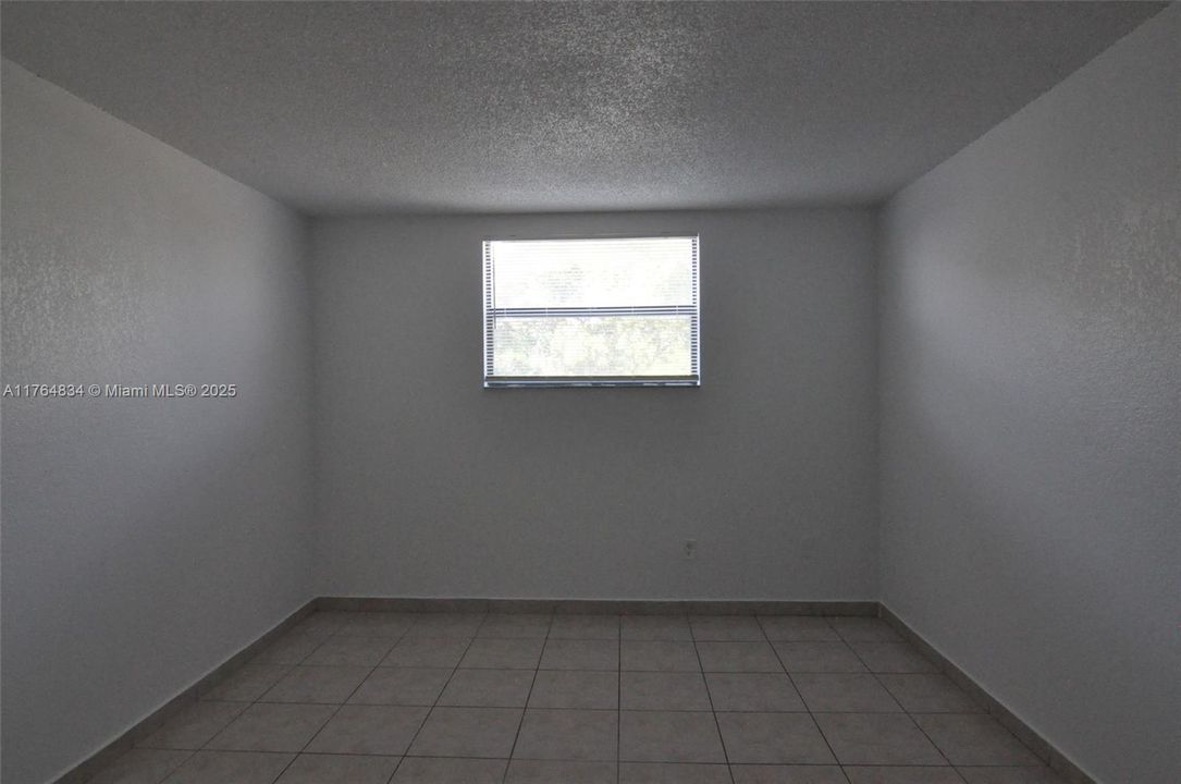 最近售出: $195,000 (2 贝兹, 1 浴室, 770 平方英尺)