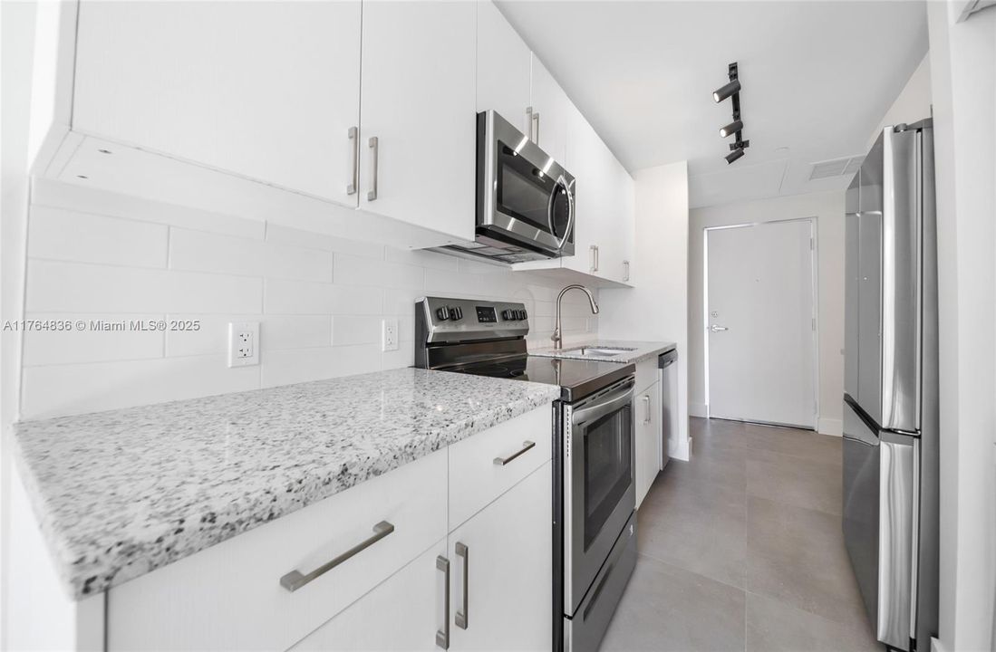 Recently Rented: $1,900 (0 beds, 1 baths, 455 Square Feet)