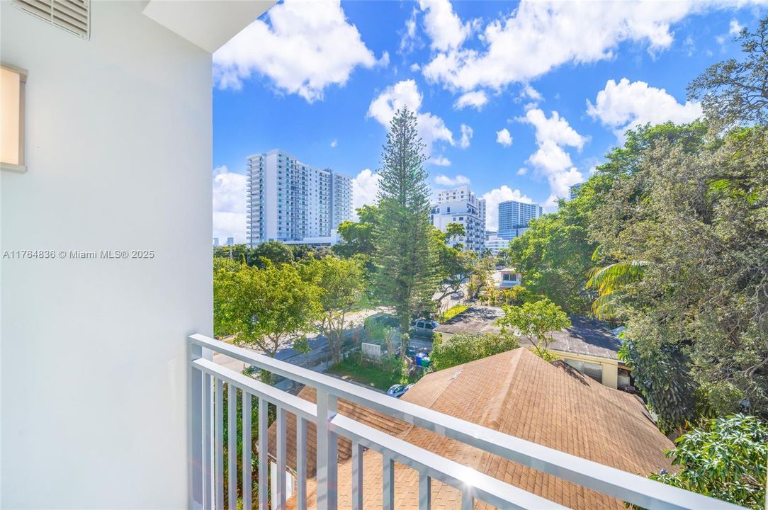 Recently Rented: $1,900 (0 beds, 1 baths, 455 Square Feet)