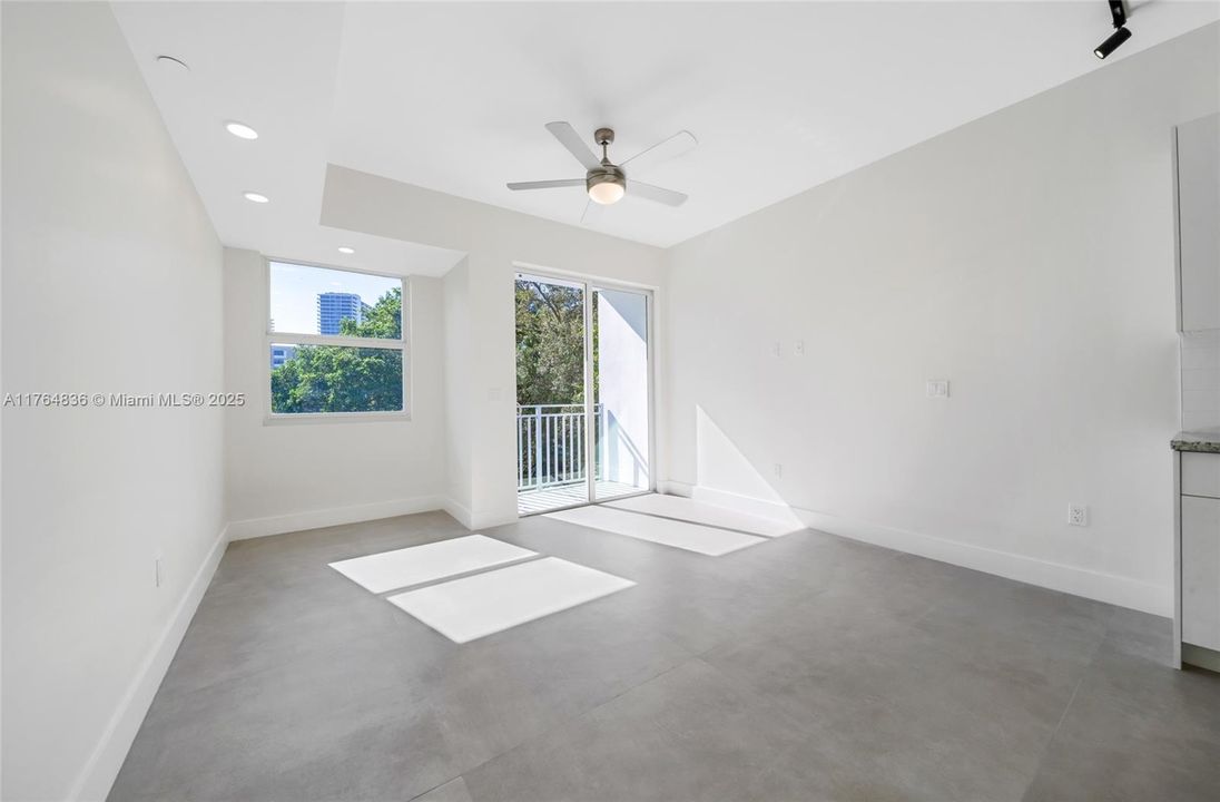 Recently Rented: $1,900 (0 beds, 1 baths, 455 Square Feet)