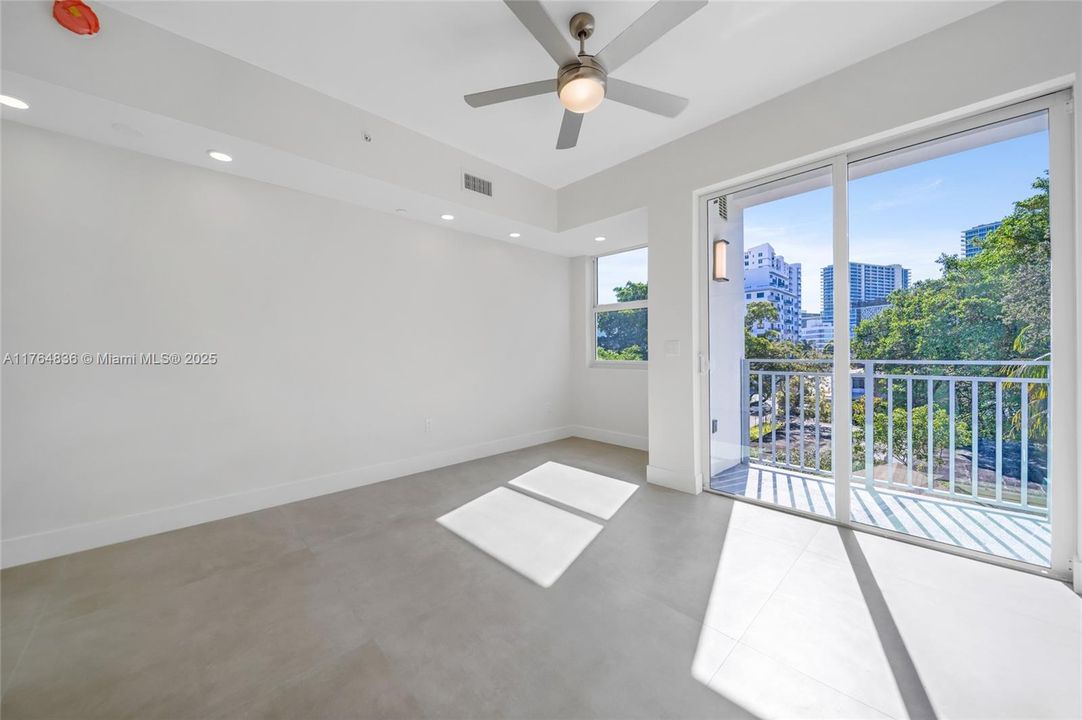 Recently Rented: $1,900 (0 beds, 1 baths, 455 Square Feet)