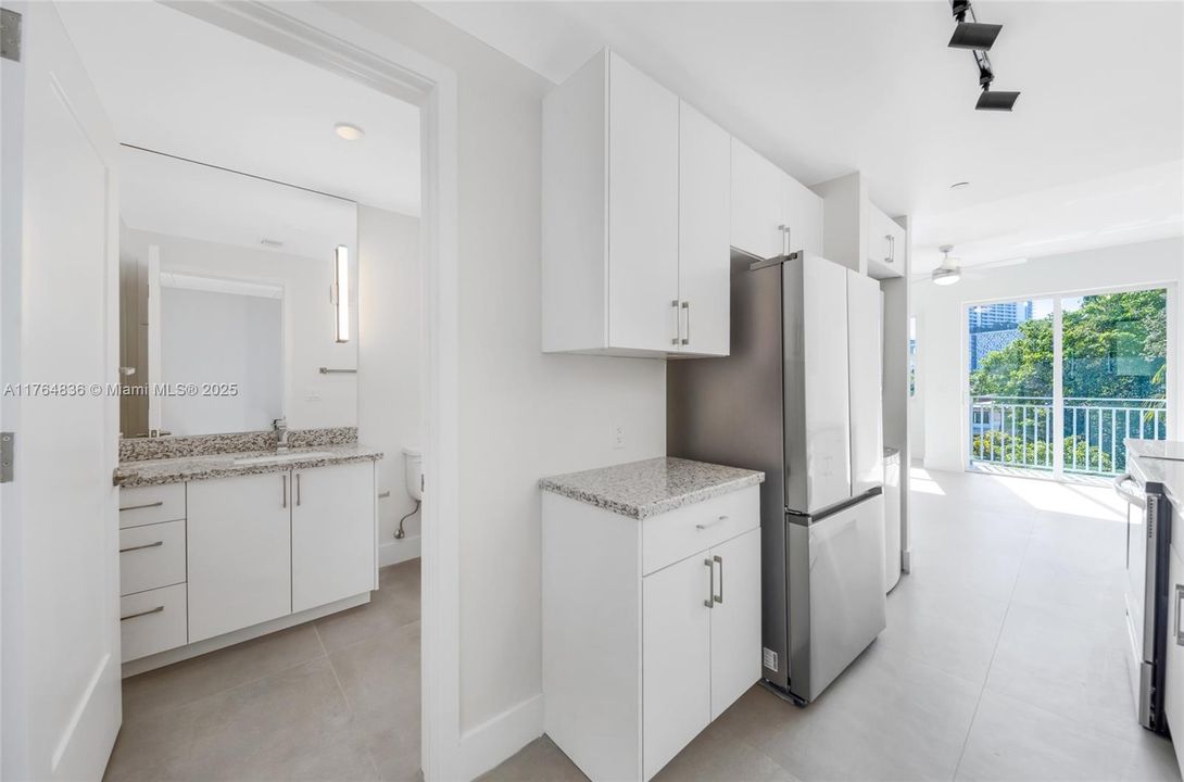 Recently Rented: $1,900 (0 beds, 1 baths, 455 Square Feet)