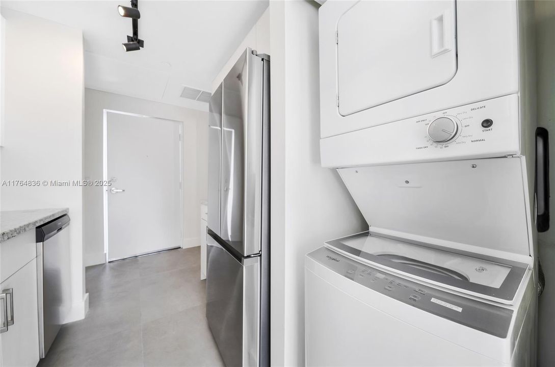 Recently Rented: $1,900 (0 beds, 1 baths, 455 Square Feet)