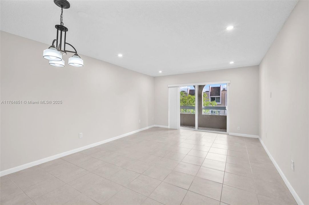 Recently Rented: $1,850 (1 beds, 1 baths, 712 Square Feet)