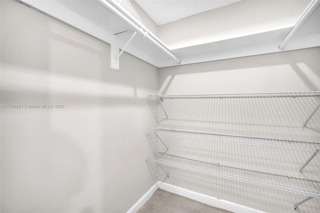 Recently Rented: $1,850 (1 beds, 1 baths, 712 Square Feet)