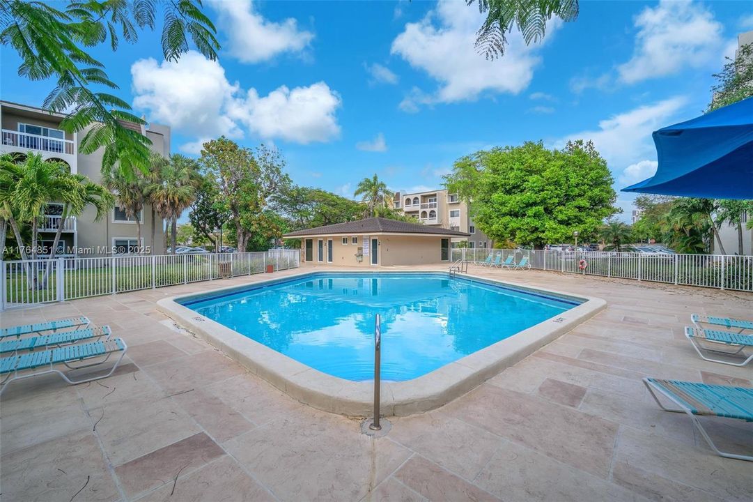 Recently Rented: $1,850 (1 beds, 1 baths, 712 Square Feet)