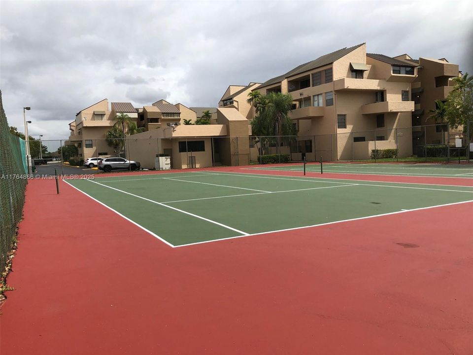 最近租的: $1,950 (1 贝兹, 1 浴室, 725 平方英尺)