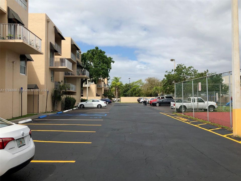 最近租的: $1,950 (1 贝兹, 1 浴室, 725 平方英尺)