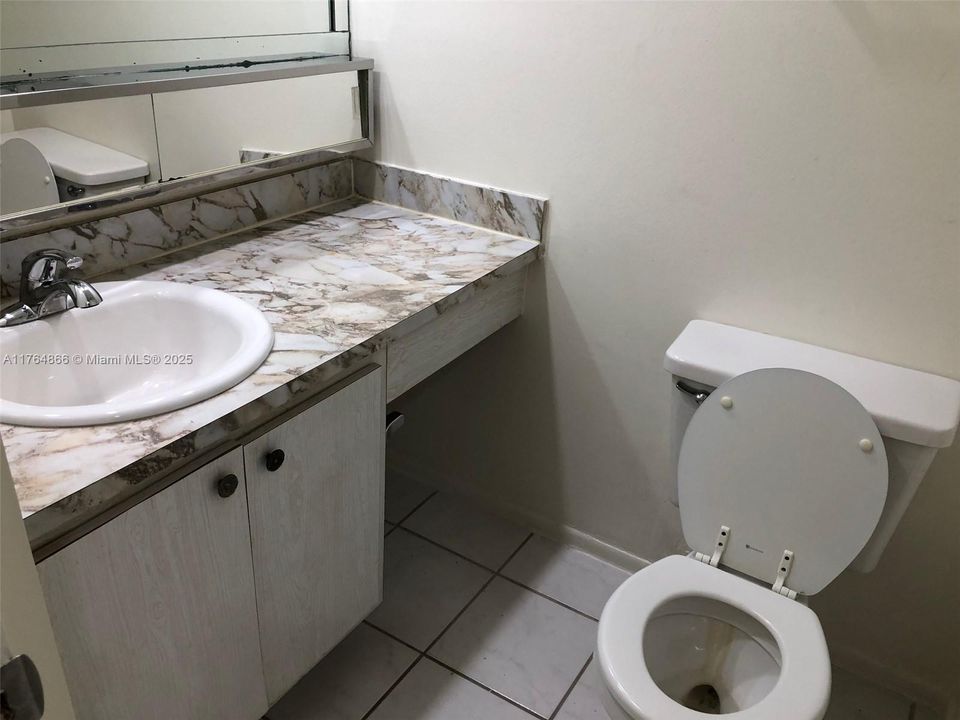 最近租的: $1,950 (1 贝兹, 1 浴室, 725 平方英尺)