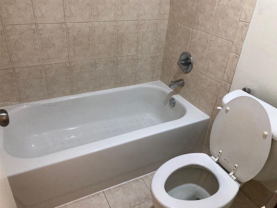 最近租的: $1,950 (1 贝兹, 1 浴室, 725 平方英尺)