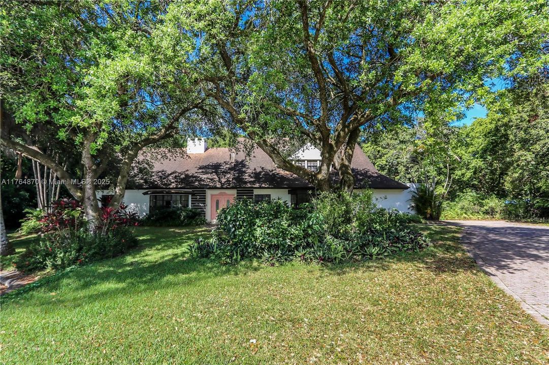 Vendido Recientemente: $1,199,000 (5 camas, 4 baños, 4247 Pies cuadrados)