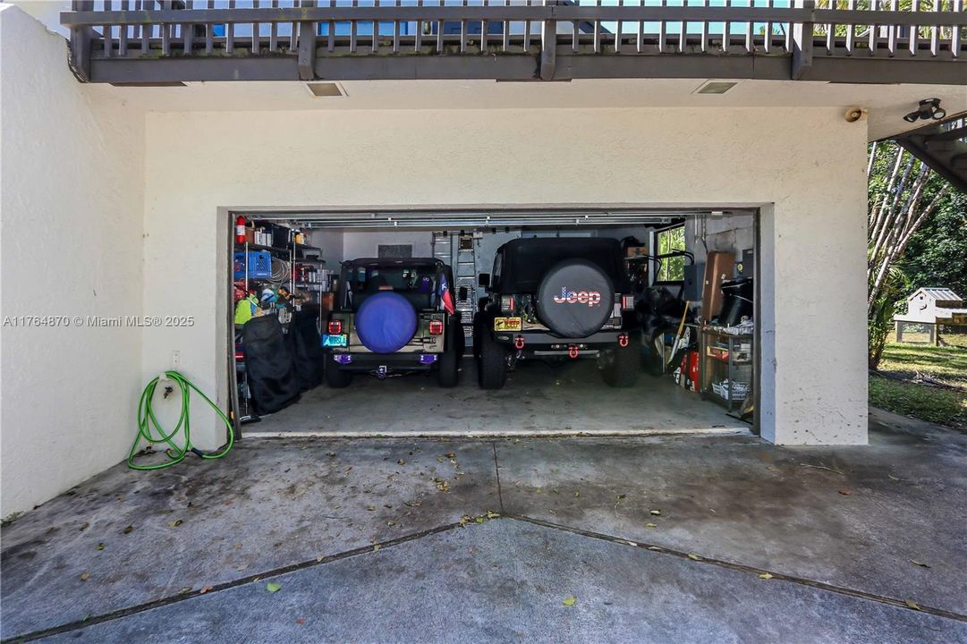 Vendido Recientemente: $1,199,000 (5 camas, 4 baños, 4247 Pies cuadrados)