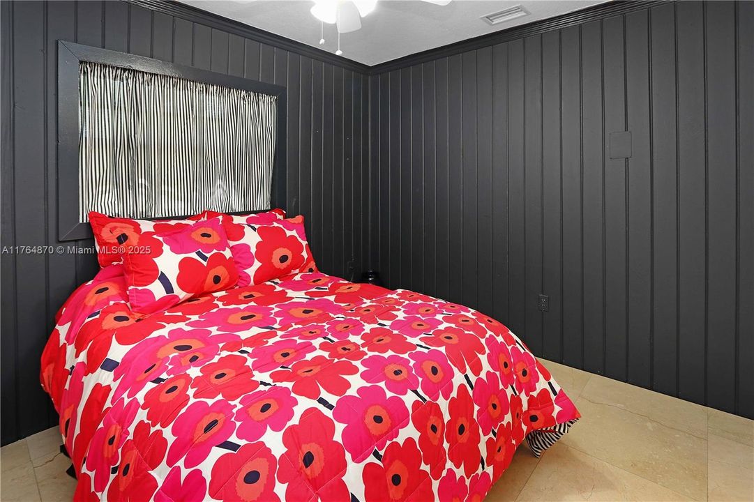 Vendido Recientemente: $1,199,000 (5 camas, 4 baños, 4247 Pies cuadrados)