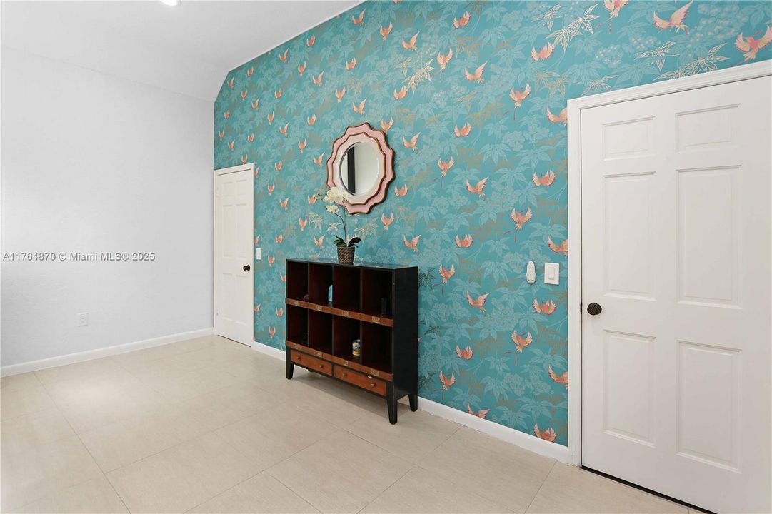 Vendido Recientemente: $1,199,000 (5 camas, 4 baños, 4247 Pies cuadrados)