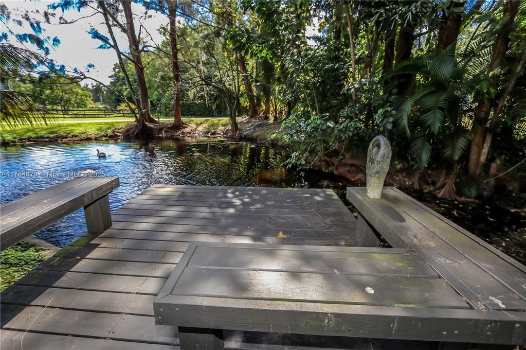 Vendido Recientemente: $1,199,000 (5 camas, 4 baños, 4247 Pies cuadrados)