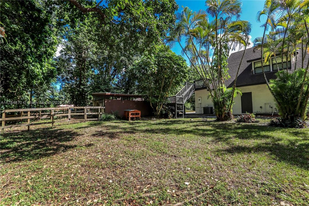 Vendido Recientemente: $1,199,000 (5 camas, 4 baños, 4247 Pies cuadrados)