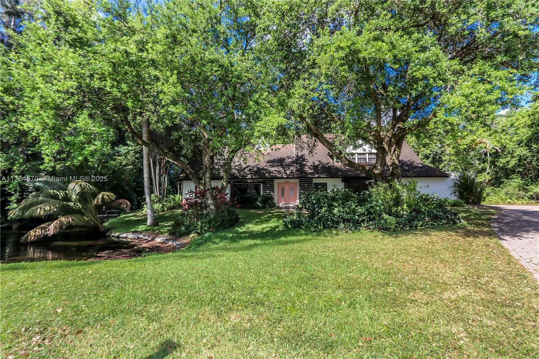 Vendido Recientemente: $1,199,000 (5 camas, 4 baños, 4247 Pies cuadrados)