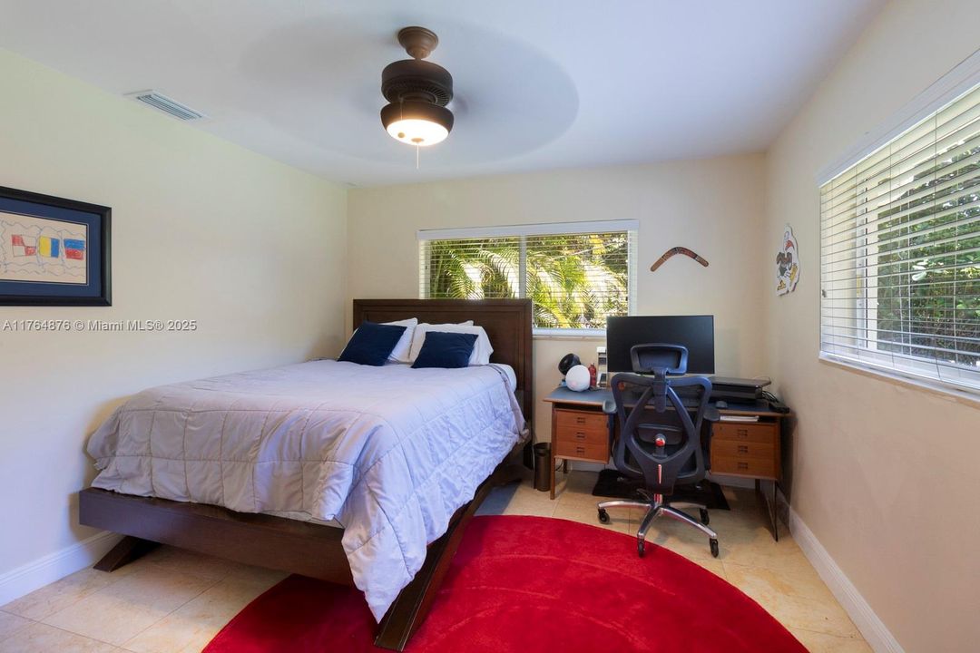 Recently Sold: $1,289,000 (3 beds, 2 baths, 1679 Square Feet)