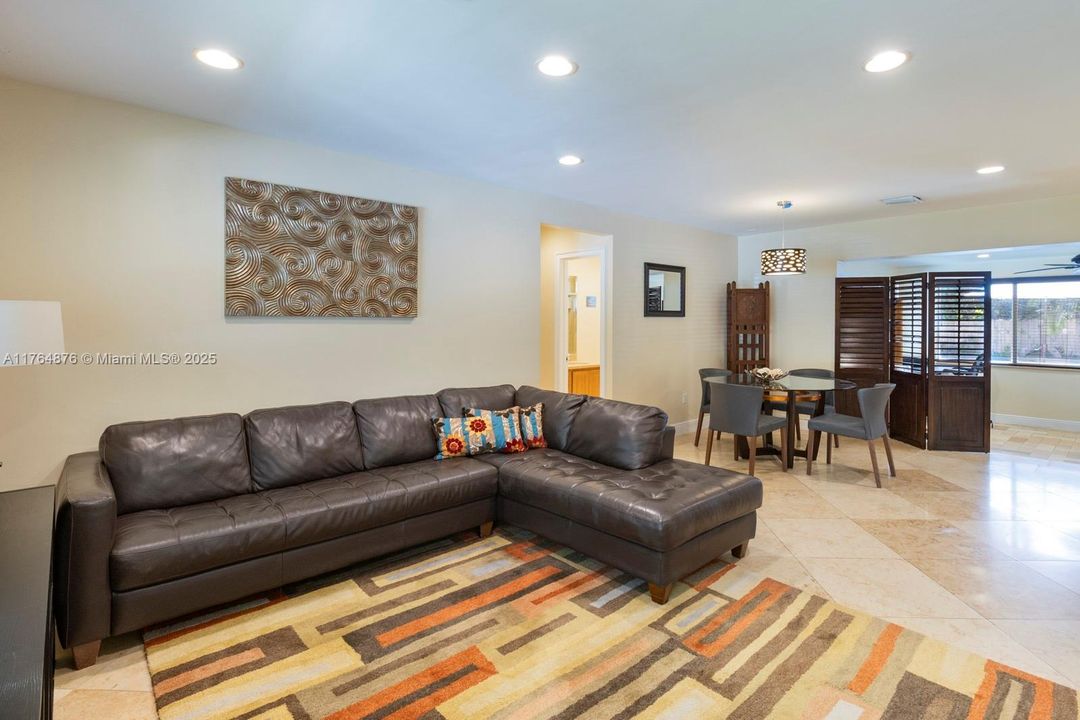 Recently Sold: $1,289,000 (3 beds, 2 baths, 1679 Square Feet)