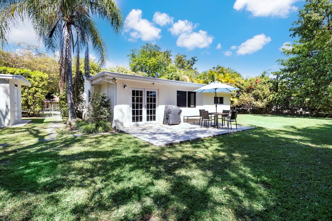 Recently Sold: $1,289,000 (3 beds, 2 baths, 1679 Square Feet)