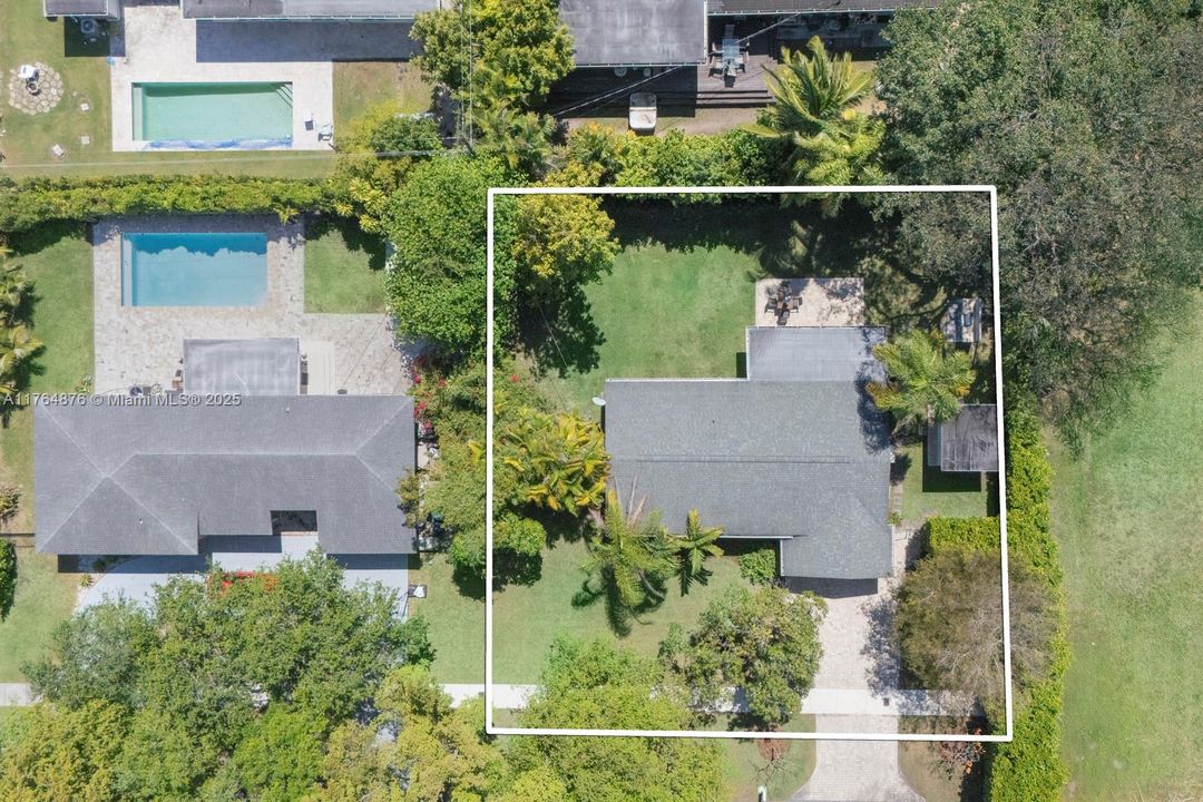 Recently Sold: $1,289,000 (3 beds, 2 baths, 1679 Square Feet)