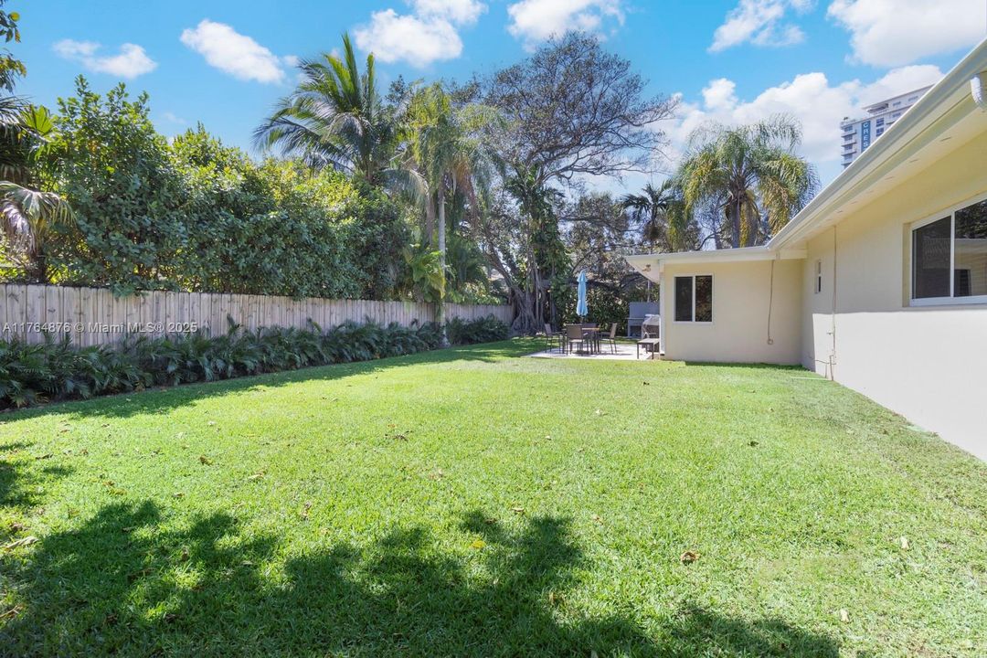 Recently Sold: $1,289,000 (3 beds, 2 baths, 1679 Square Feet)