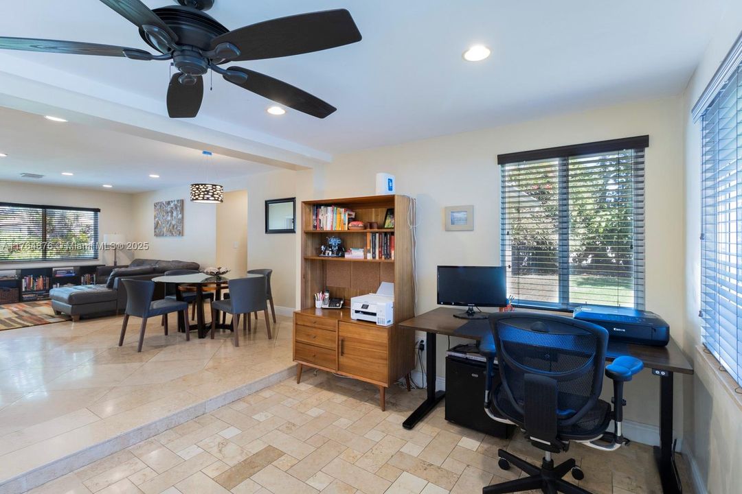 Recently Sold: $1,289,000 (3 beds, 2 baths, 1679 Square Feet)