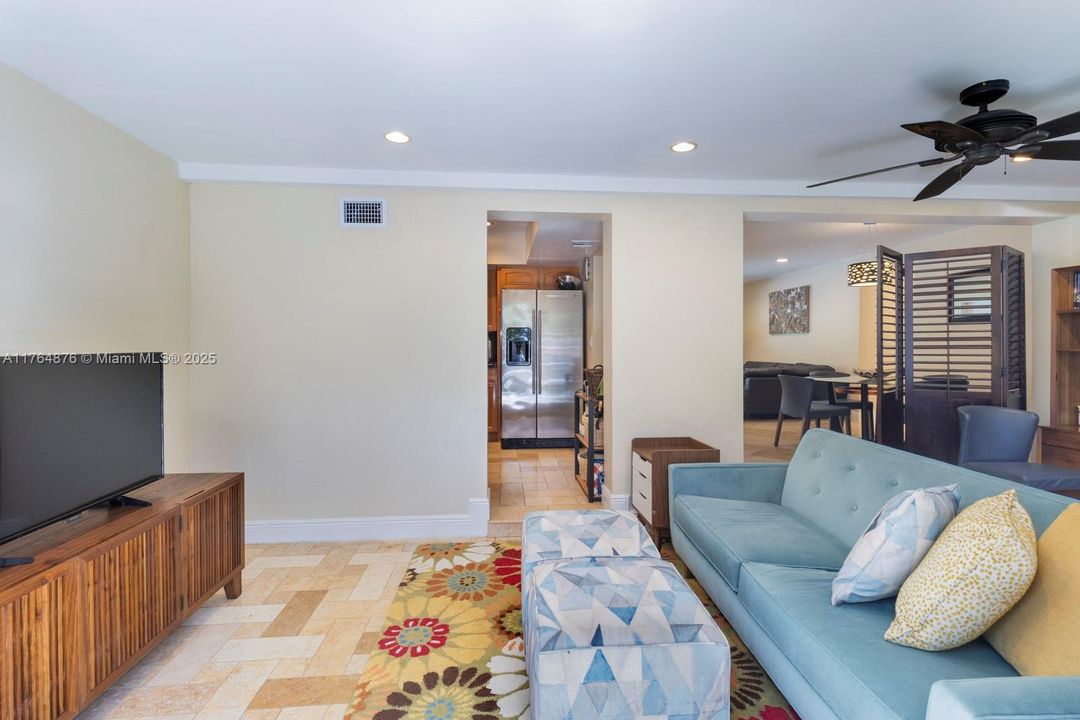 Recently Sold: $1,289,000 (3 beds, 2 baths, 1679 Square Feet)