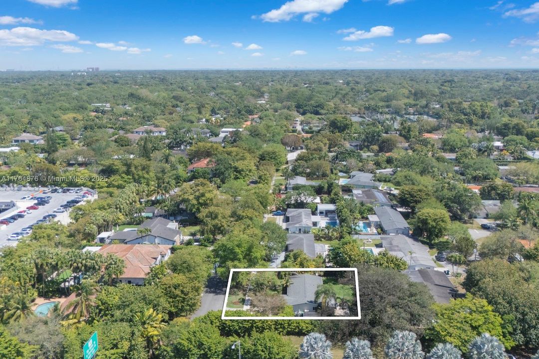 Recently Sold: $1,289,000 (3 beds, 2 baths, 1679 Square Feet)