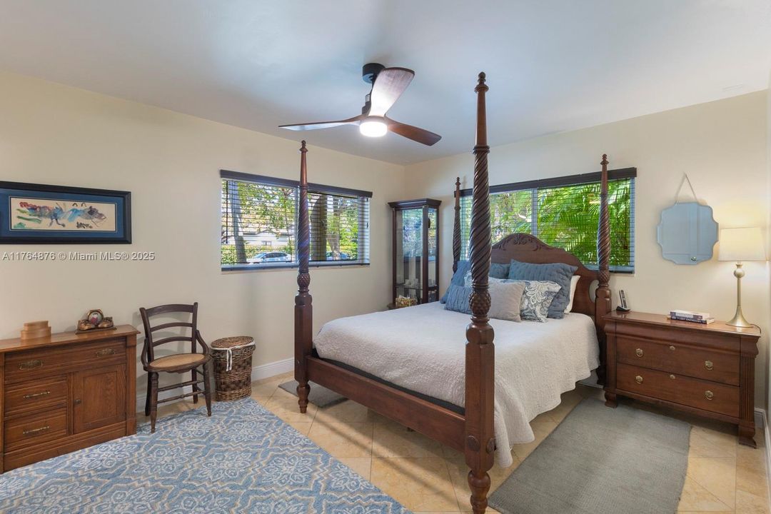 Recently Sold: $1,289,000 (3 beds, 2 baths, 1679 Square Feet)