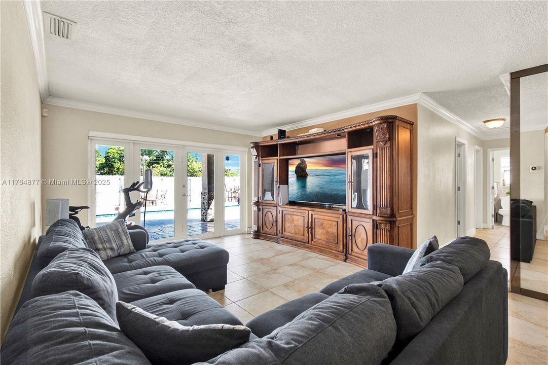 Recently Sold: $775,000 (4 beds, 2 baths, 1930 Square Feet)