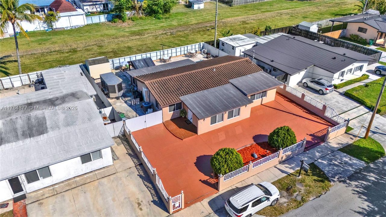 Recently Sold: $775,000 (4 beds, 2 baths, 1930 Square Feet)