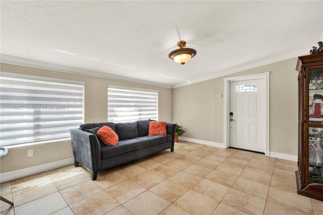 Recently Sold: $775,000 (4 beds, 2 baths, 1930 Square Feet)