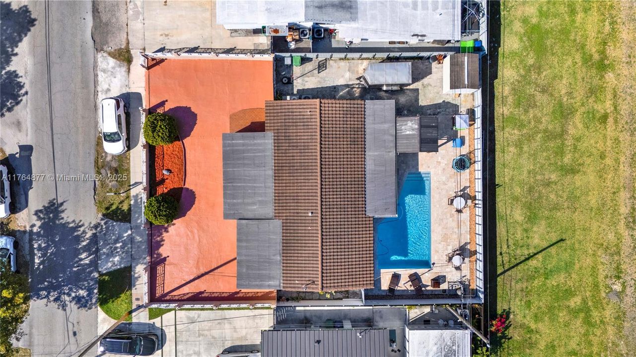 Recently Sold: $775,000 (4 beds, 2 baths, 1930 Square Feet)